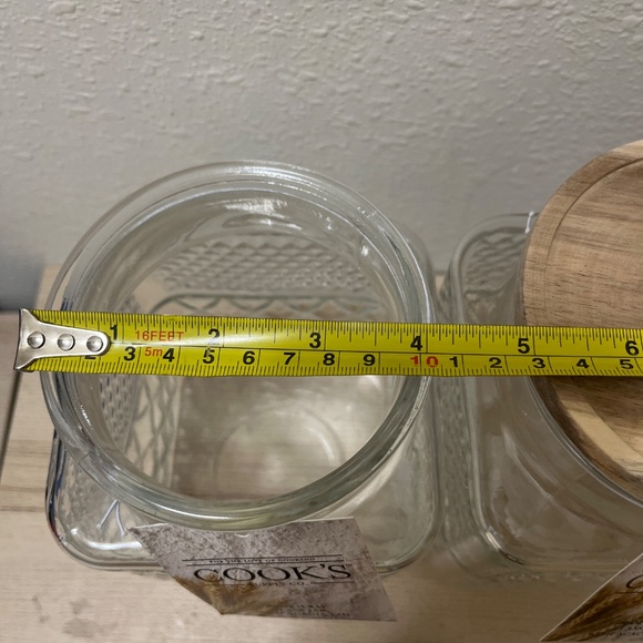 Glass Jars with Acacia lids - Picture 12 of 13